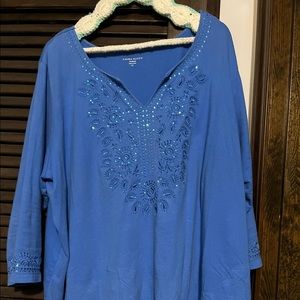 Laura Scott 3/4 sleeve top.